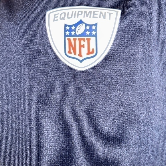 Nike Men's Dri-Fit (NFL Chicago Bears) Long-Sleeve Compression T-Shirt in Blue - Picture 6 of 6